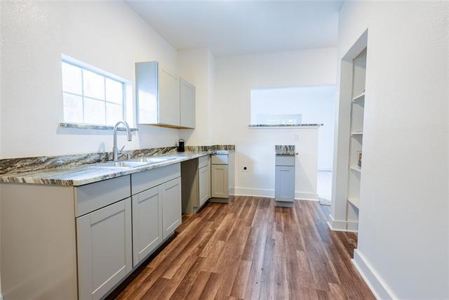 Foto del edificio - 335 N Marsalis Ave