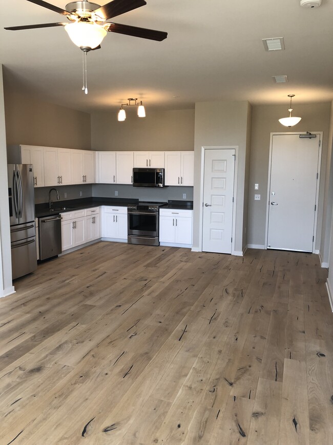 Photo - 3002 Hardy St Apartment