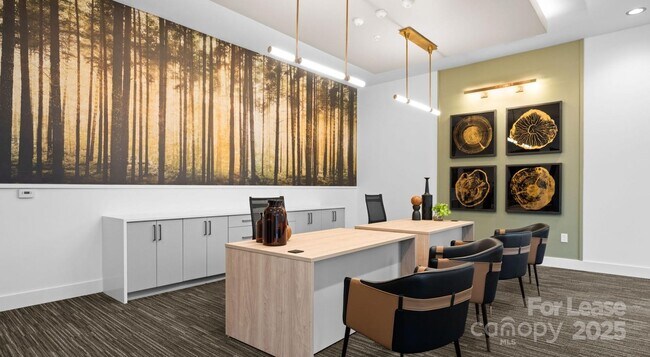 Foto del edificio - 5120-5177 77 Center Dr