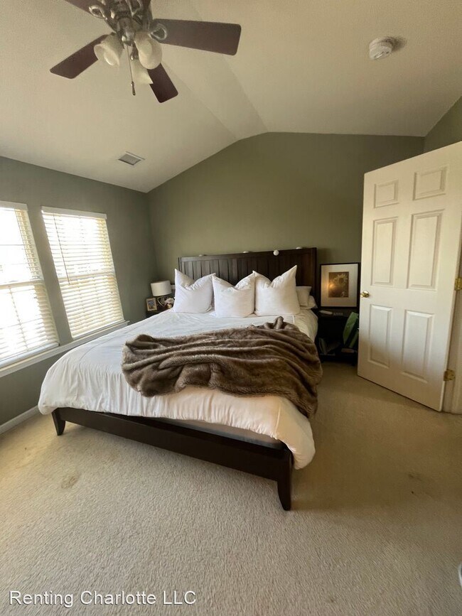 Foto del edificio - 2 br, 2.5 bath House - 2936 Castleberry Court