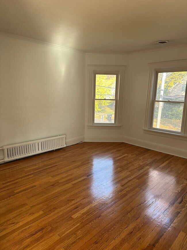 Building Photo - 645 Dewitt St