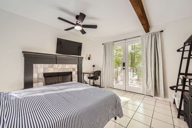 Foto del edificio - 466 Raven Springs Trail