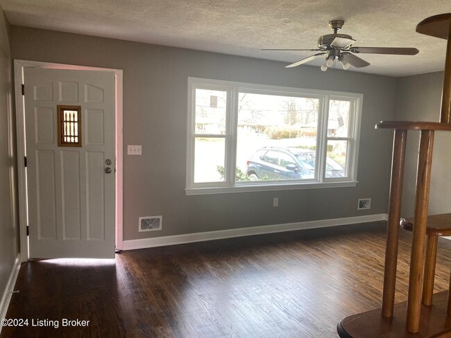 Building Photo - 4 Raunser Ct