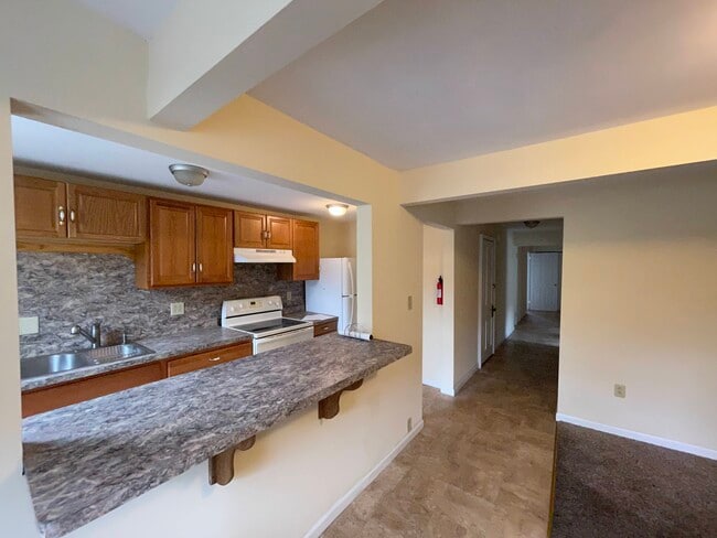 Foto del edificio - 315 Laurel Blvd