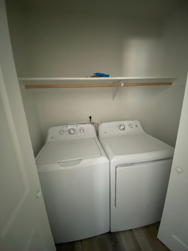 Foto del edificio - 2619 E 14th St. Duplex