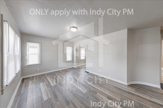 Photo - 1326 North Gladstone Avenue House