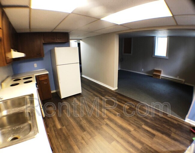 Building Photo - 414 N University Ave