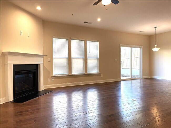 Foto del edificio - 502 Cooper Ln