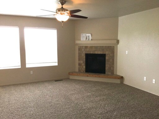 Building Photo - 243 W White Sands Dr
