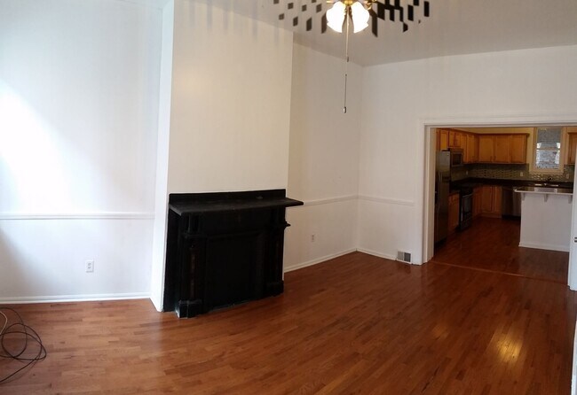 Foto del edificio - Huge Luxury South Side Home w/ Stainless K...