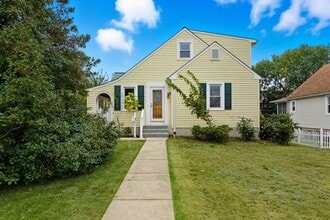 Building Photo - 3133 Willoughby Rd
