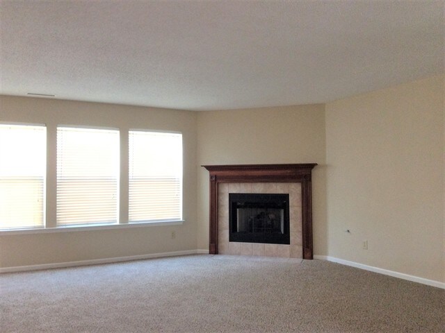 Foto del edificio - 5696 N Jamestown Dr