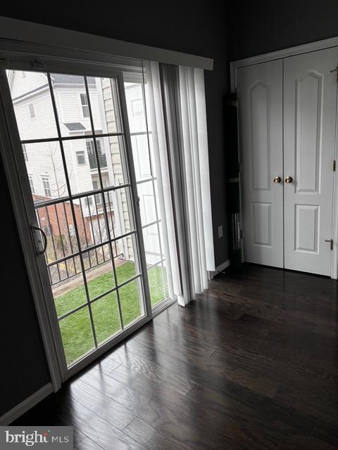 Foto del edificio - 5546 Capital Gateway Dr