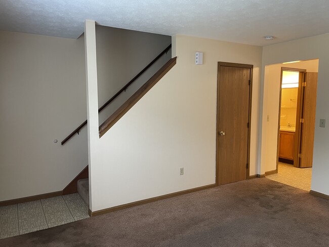 Building Photo - 1220 Bunker Hill Rd
