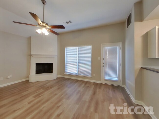 Foto del edificio - 1106 Castleman Dr