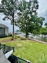 Building Photo - 240 Shoreline Dr