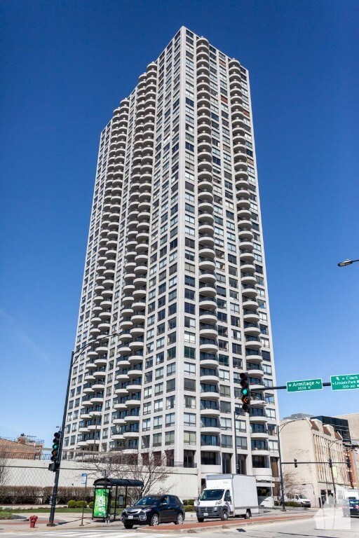 Building Photo - 2020 N Lincoln Park W