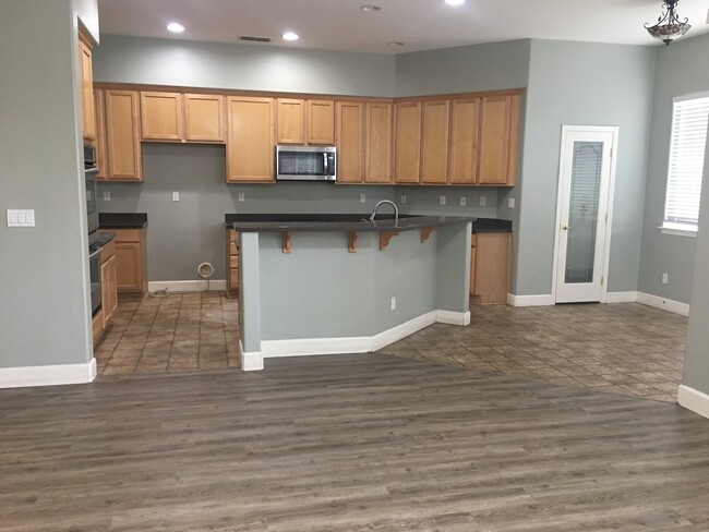 Building Photo - 5716 Aspen Grove Ln