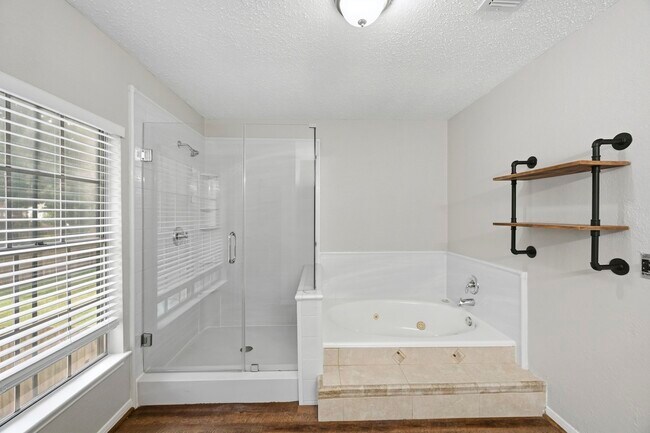 Building Photo - 8130 Sunny Ridge Dr