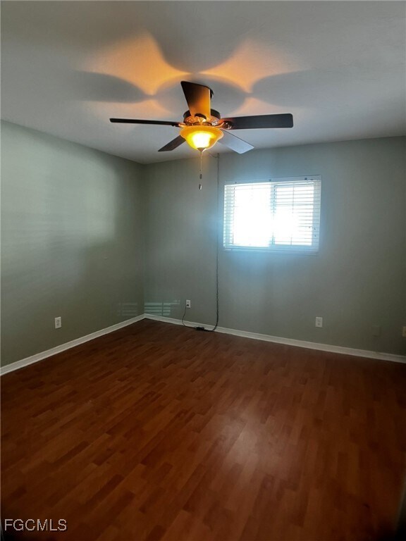 Foto del edificio - 1263 Caloosa Dr