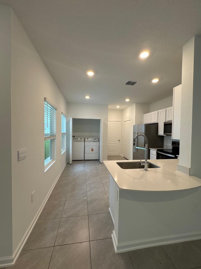 Building Photo - 50 Playa de Luna Ln