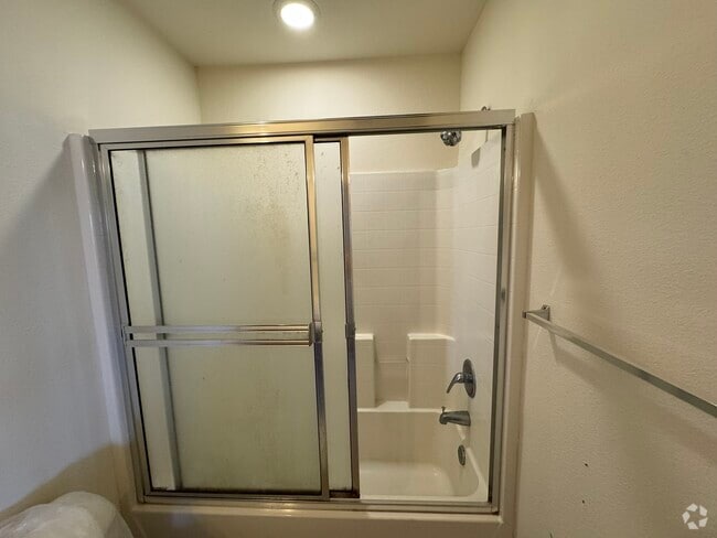 Building Photo - 1402 Fianna Place Ct