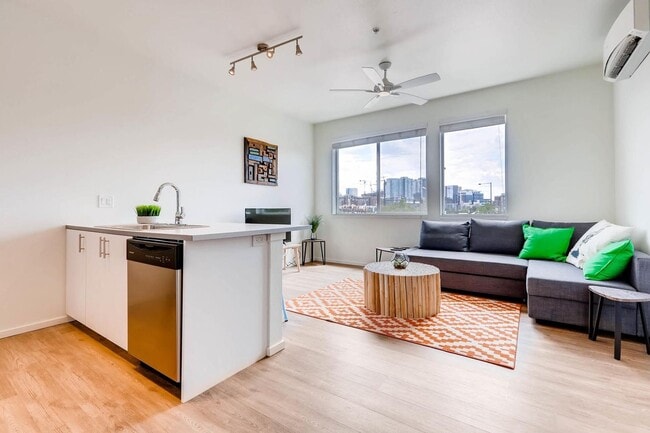 Building Photo - 1 Bedroom Apartment in Lohi with Views of Skyline and Mountains!