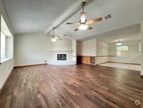 Building Photo - 9210 Meaux Dr