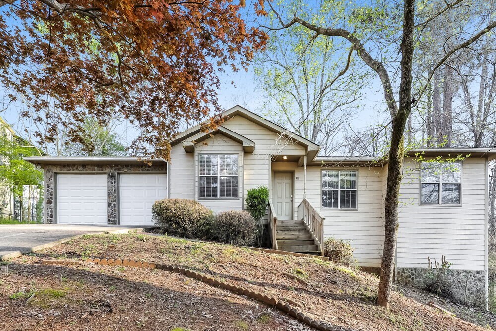 Primary Photo - 411 Azalea Dr
