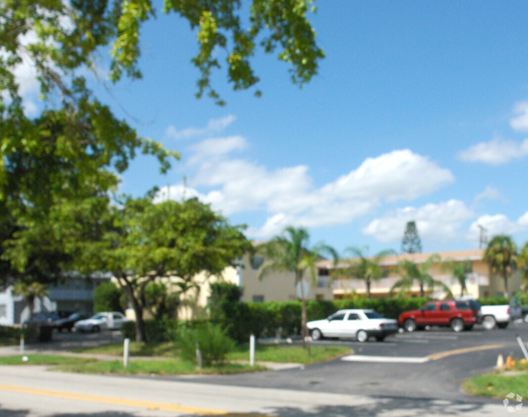 Primary Photo - 7861 Johnson St