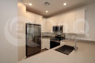 Building Photo - 4132 E Brisa Dr