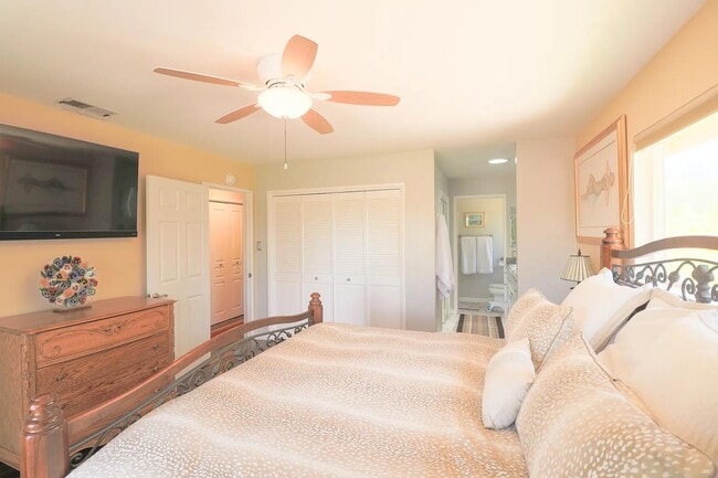 Foto del edificio - 6600 Guerneville Rd