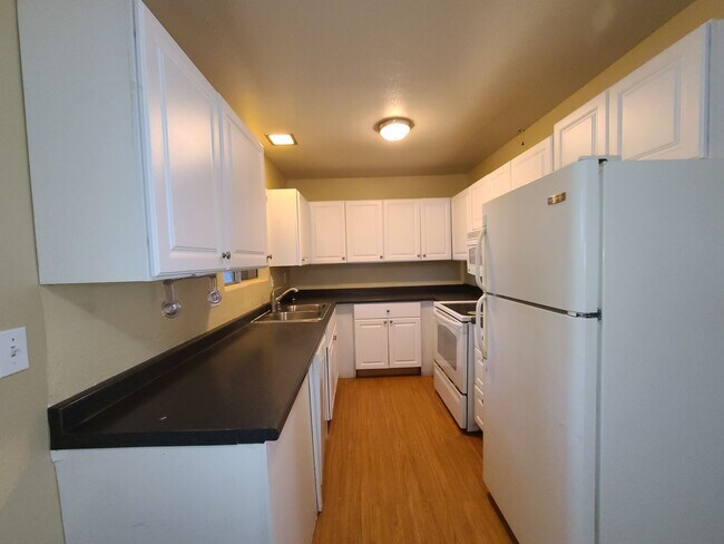 Foto del edificio - University Woods Townhome