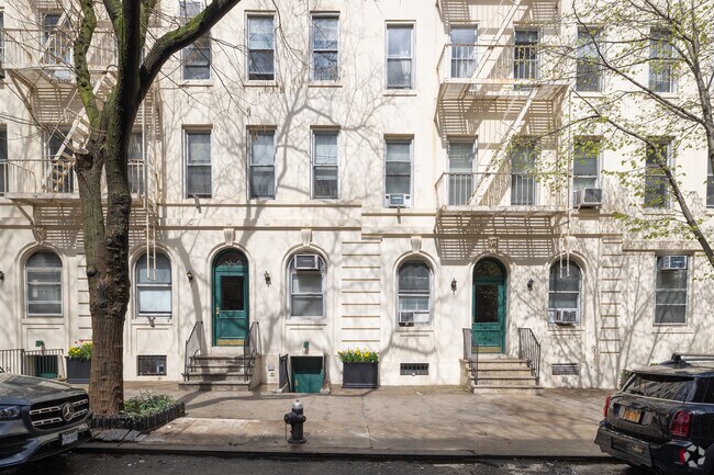 Entrance - 523-533 E 84th St.