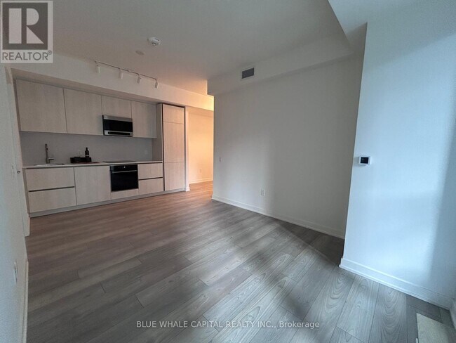 Photo du bâtiment - 120 Broadway Ave