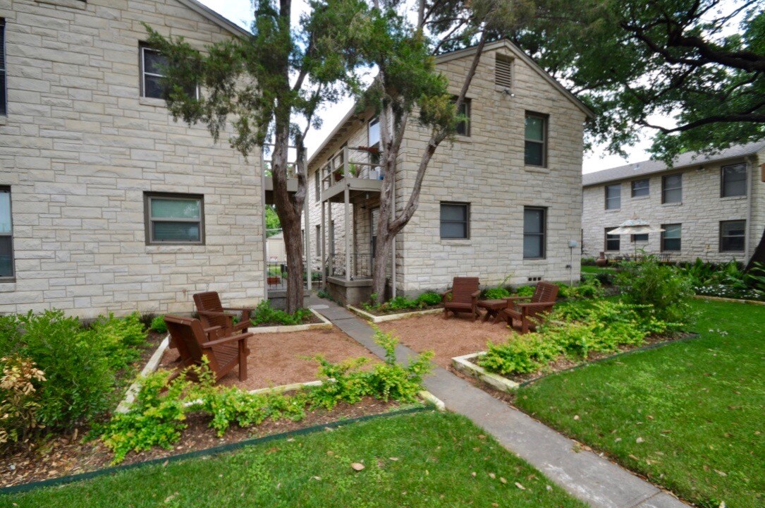 Devonshire 5411 Amherst Cir Dallas, TX