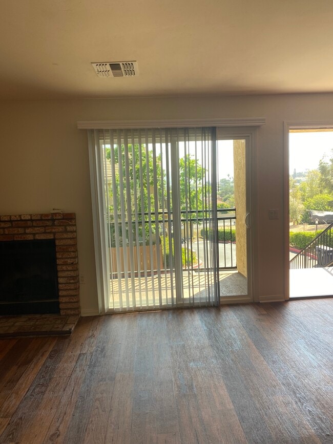 Foto del edificio - 505 San Pasqual Valley Rd