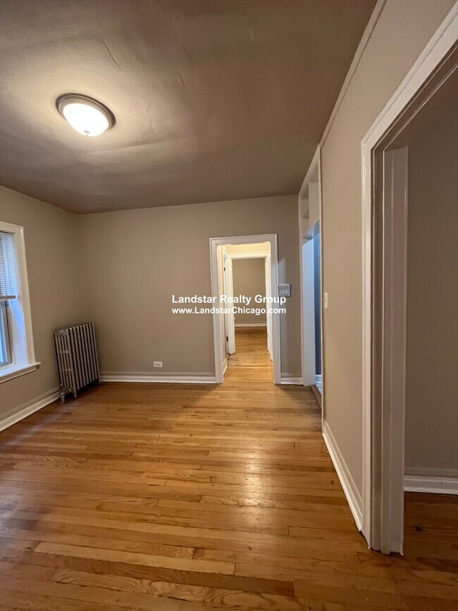 Building Photo - 4263 W Addison St