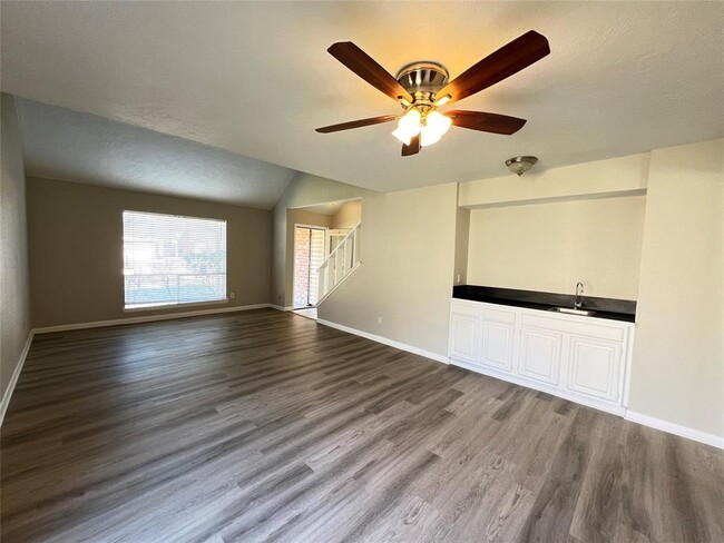 Building Photo - 23819 Creek Ridge Dr