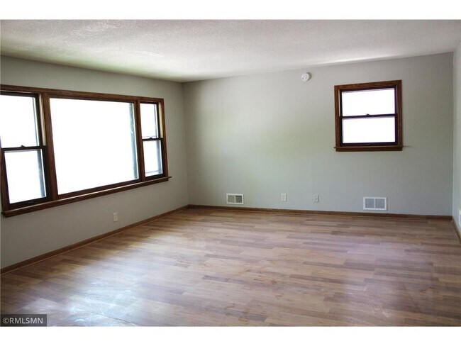 Foto del edificio - 747 Tuscarora Ave W