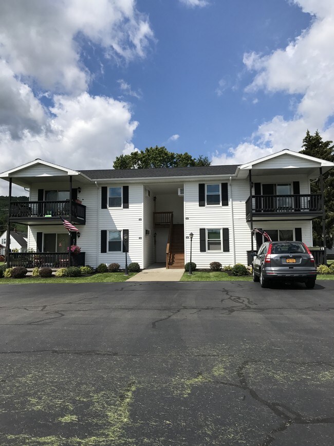 1012 Hillcrest Rd Unit 4D, Elmira, NY 14905 Apartment for Rent in