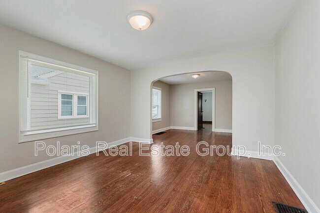 Building Photo - 6222 Kingsley Dr