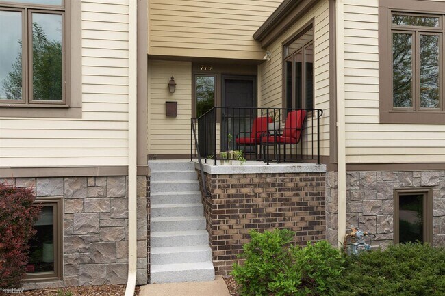 Building Photo - 2 br, 2 bath House - 719 Summit Avenue