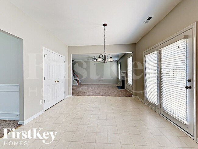 Foto del edificio - 5705 Lindley Crescent Dr
