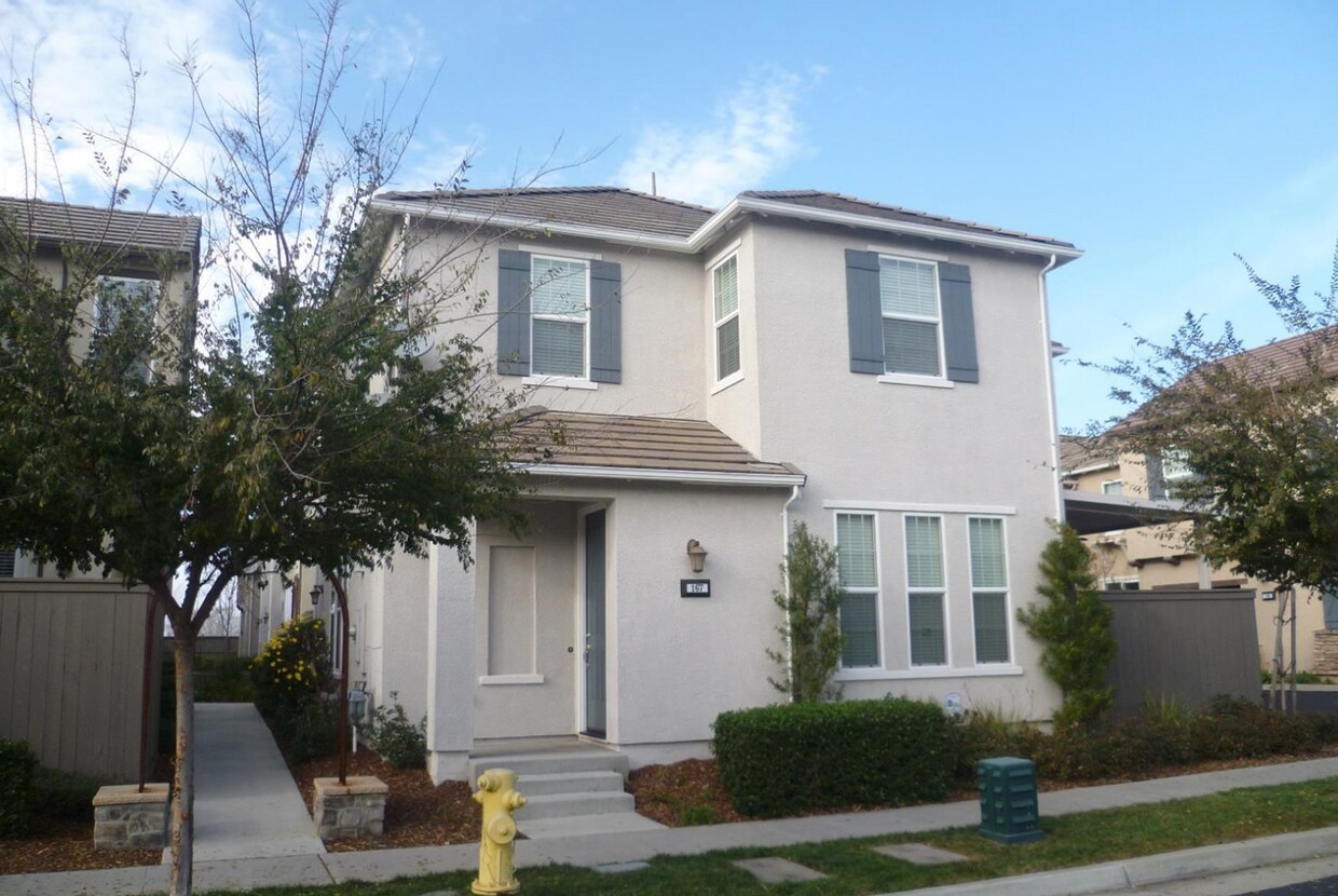 Primary Photo - 3 br, 2.5 bath House - 167 Talmont Circle