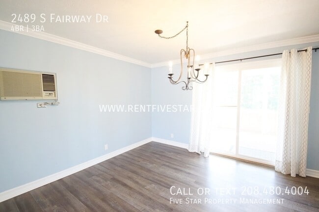 Building Photo - 2489 S Fairway Dr
