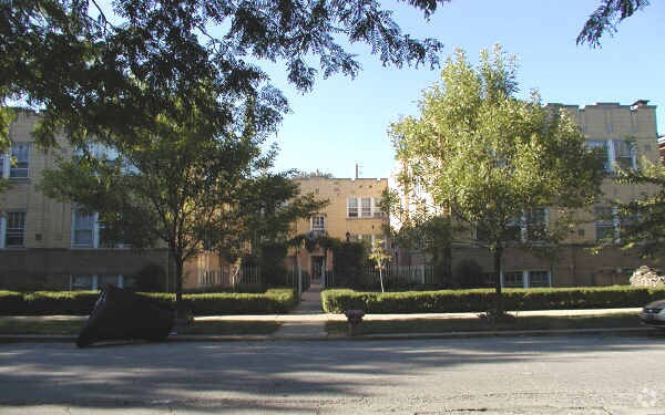 Primary Photo - 6326-6332 W Raven St