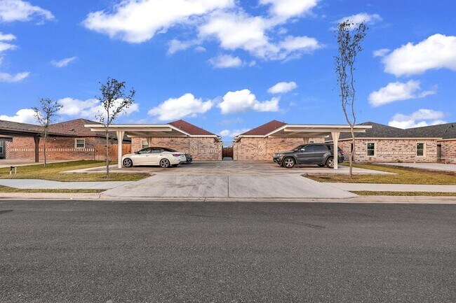 Building Photo - 1004 West Kohala Avenue - 4