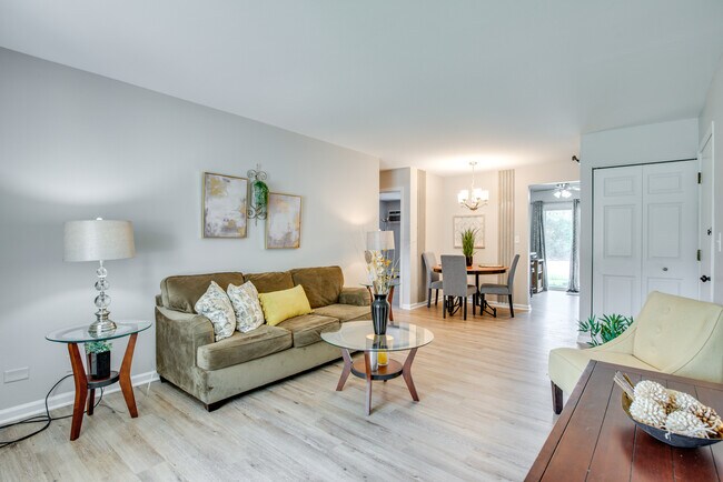 Building Photo - 420 Echo Ln