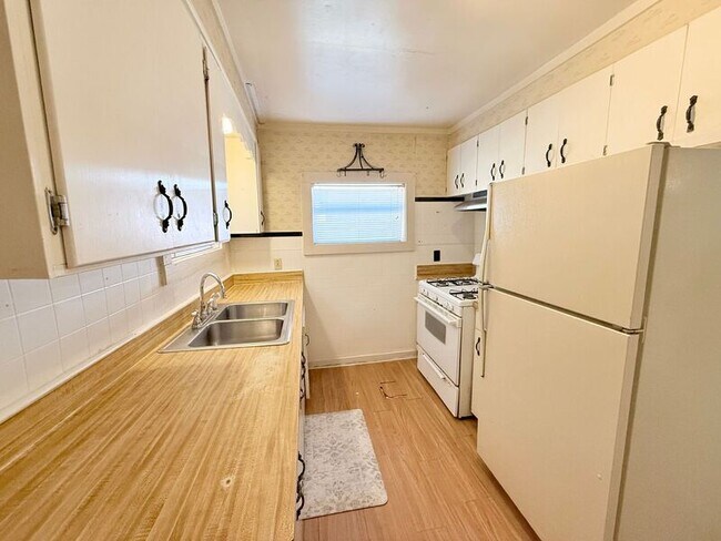 Foto del edificio - 8733 Chisholm Rd